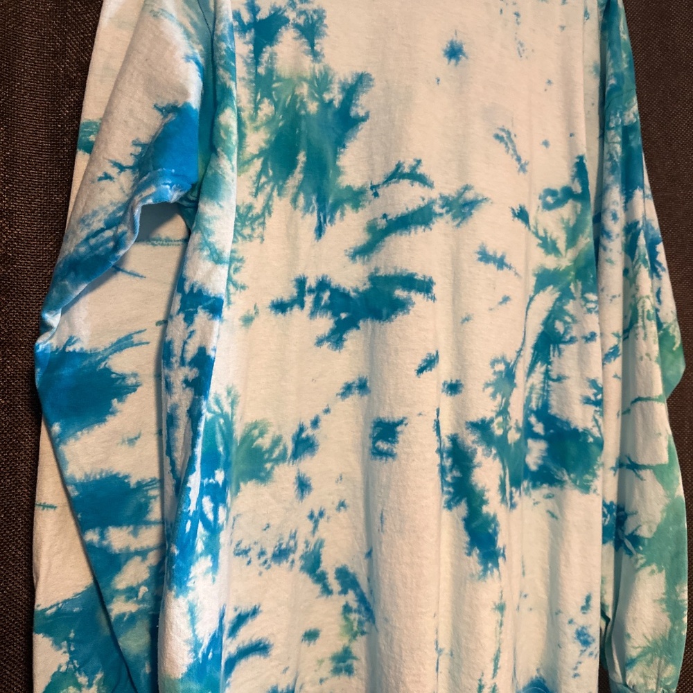 XL Long Sleeve Tie Dye Tee - Picture 2 of 6